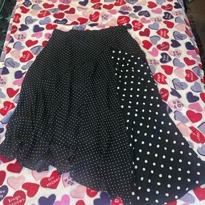 Poka dot skirt🖤